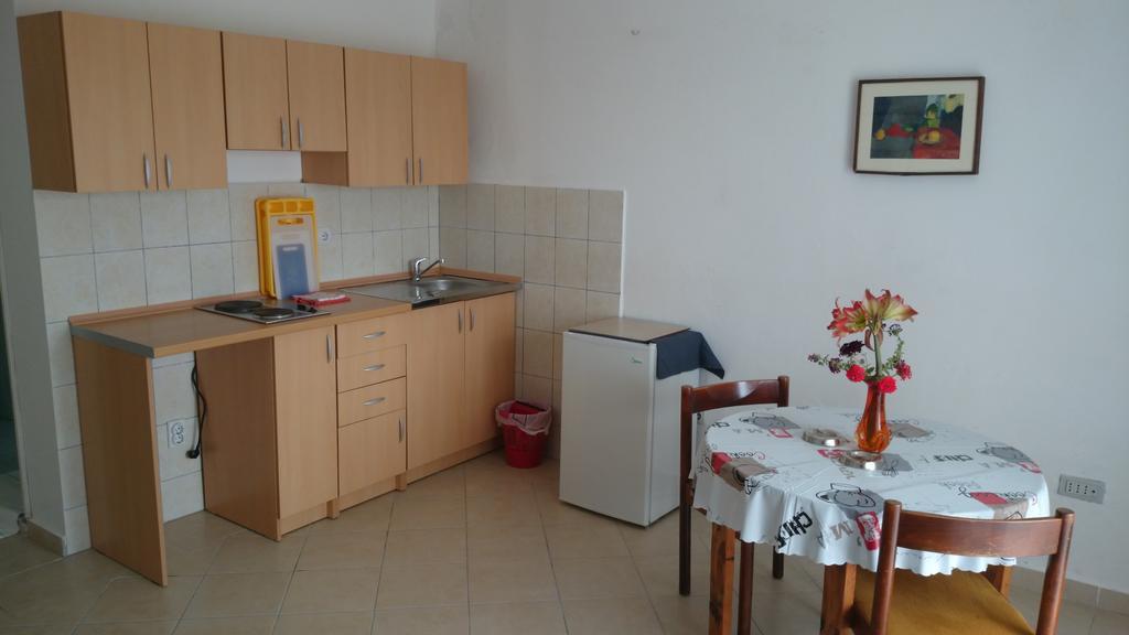 Luce Di Sole Apartment Ulcinj Exterior photo